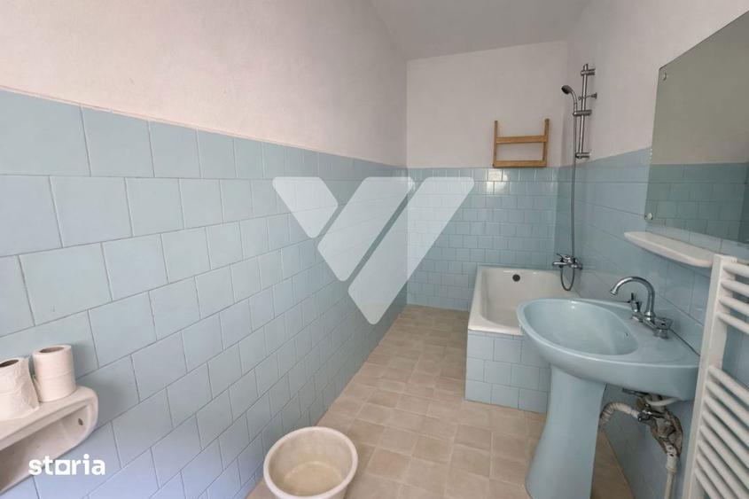 Casă cu 5 camere cu Teren 270 Mp în Țiglari