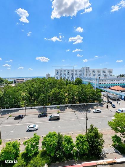 Apartament cu 2 camere decomandat în Micro 17