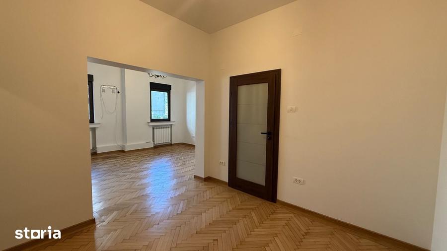 Apartament cu 3 camere în Eminescu