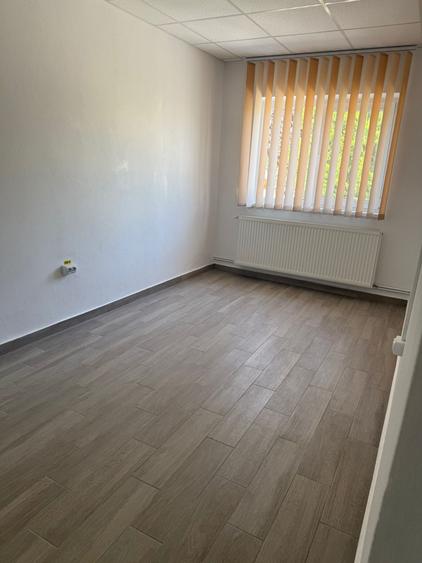Birou, de 86 mp, în Exterior Sud
