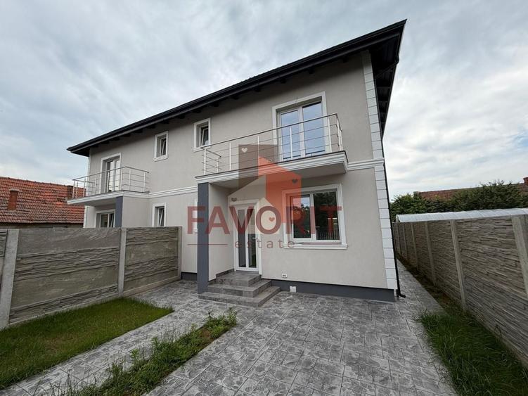 Duplex cu 4 camere cu Canalizare în Utvin