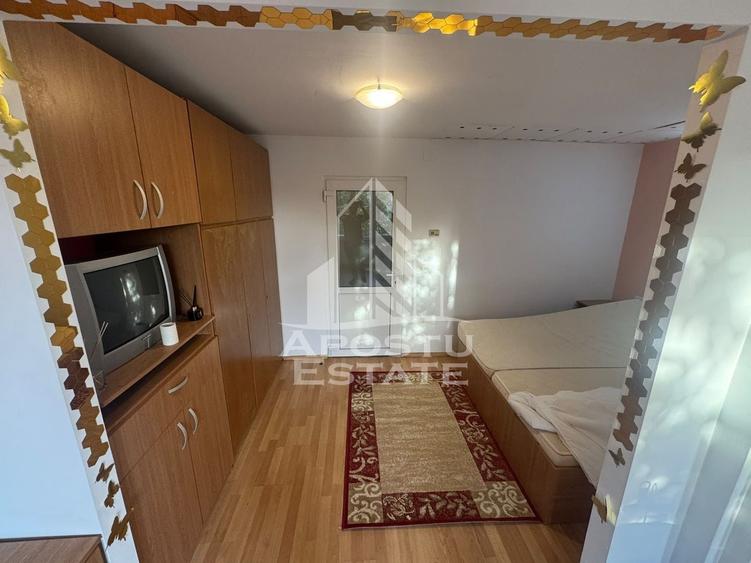 Garsonieră decomandată, mobilată în Complex Studențesc