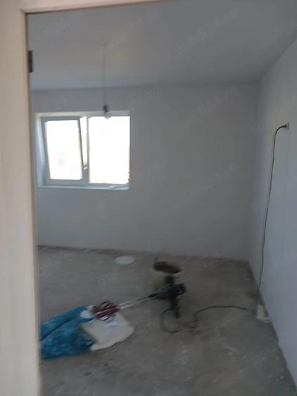 Casă cu Teren 385 Mp în Pecineaga