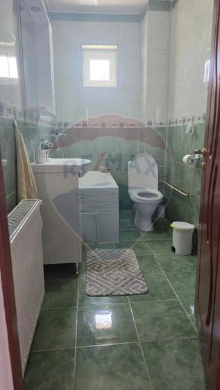Casă cu 5 camere cu Teren 1375 Mp în Dârlos