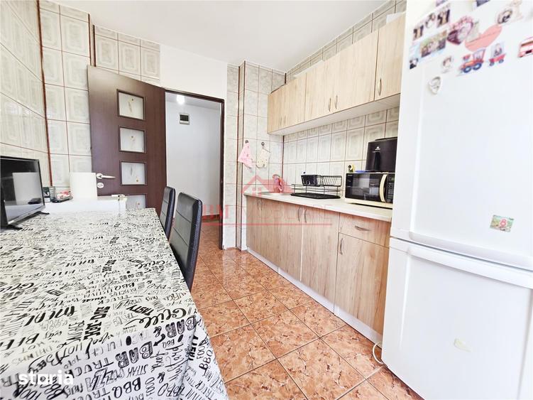 Apartament cu 3 camere, mobilat în Rahova