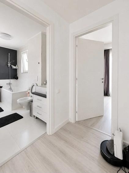 Apartament cu 4 camere decomandat în Pipera