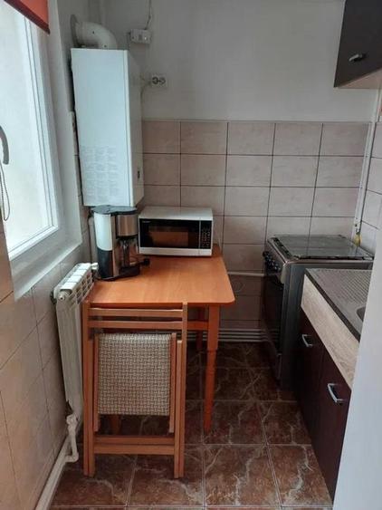 Apartament cu 2 camere semidecomandat, mobilat în Tătărași