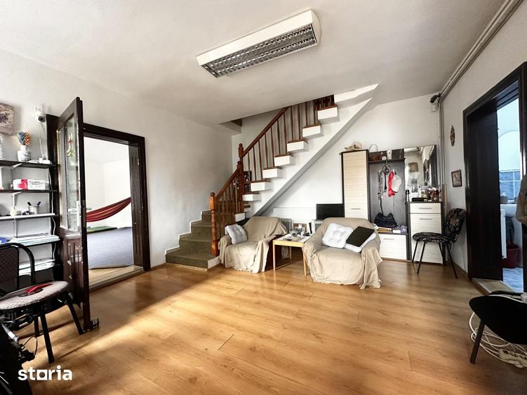 Casă cu 6 camere cu Teren 370 Mp în Olimpia-Stadion