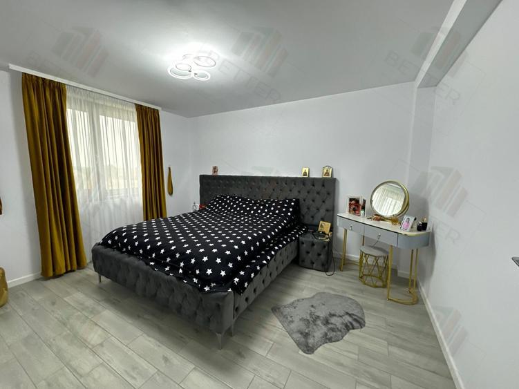 Casă individuală cu 6 camere cu Teren 605 Mp în Central