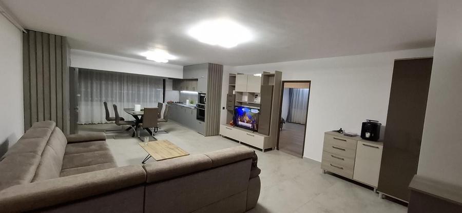 Apartament cu 4 camere decomandat în 9 Mai