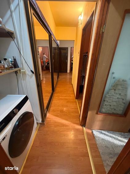 Apartament cu 3 camere decomandat în 9 Mai