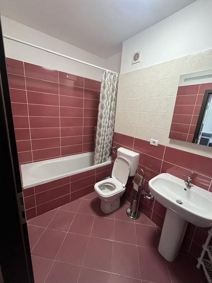 Apartament cu 2 camere decomandat, mobilat în Central