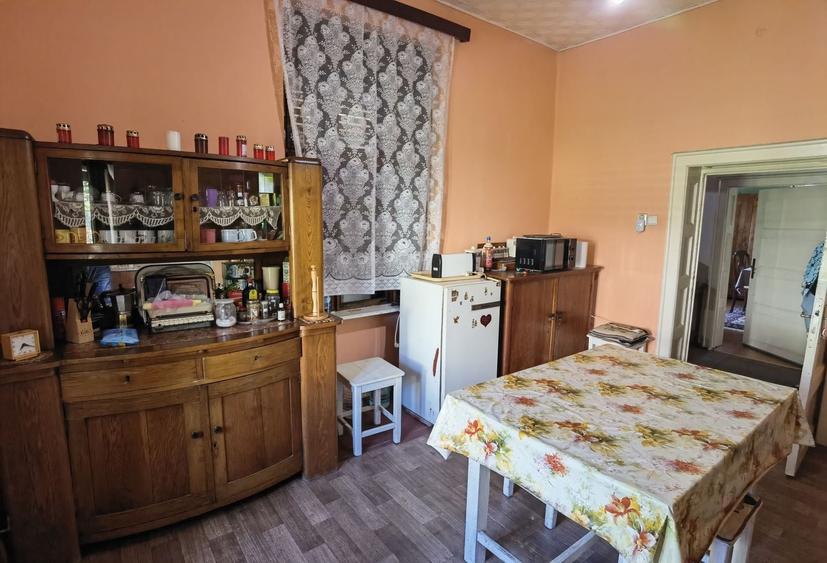 Casă individuală cu 3 camere cu Canalizare în Gurahonț
