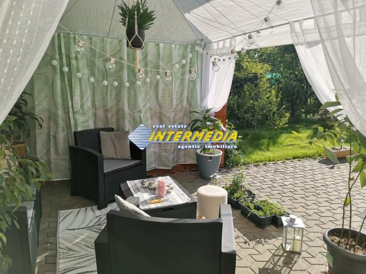 Casă individuală cu 5 camere cu Canalizare în Exterior Est