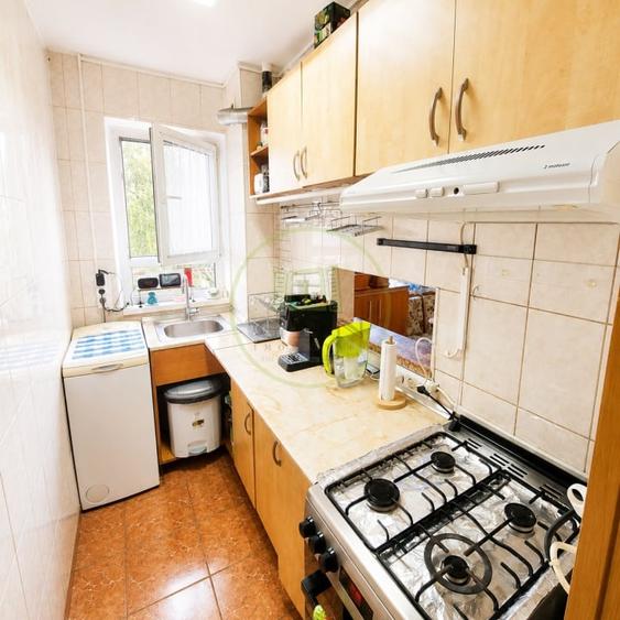 Apartament cu 3 camere decomandat, mobilat în Florilor