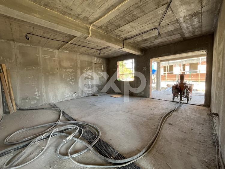 Casă individuală cu 6 camere cu Teren 400 Mp în Corbeanca