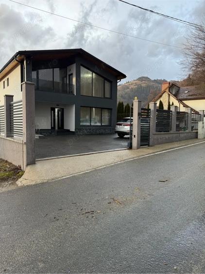 Casă cu Teren 600 Mp în Petros