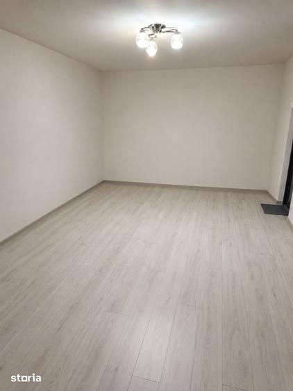 Casă cu 4 camere cu Teren 600 Mp în Ernei