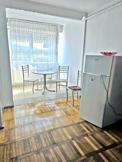 Garsonieră decomandată în Central