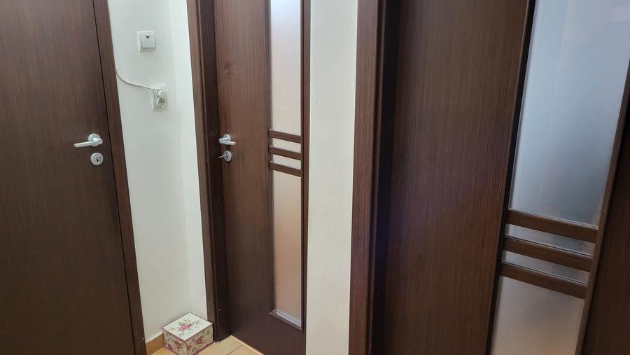 Apartament cu 3 camere decomandat, mobilat în Central