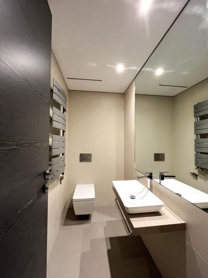 Apartament cu 5 camere semidecomandat, mobilat în Primăverii