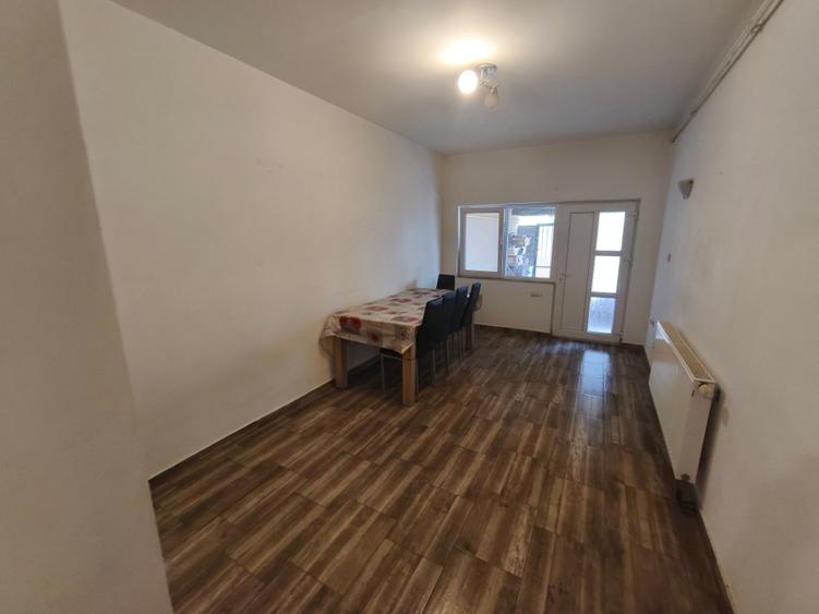 Duplex cu 7 camere cu Canalizare în Chișoda