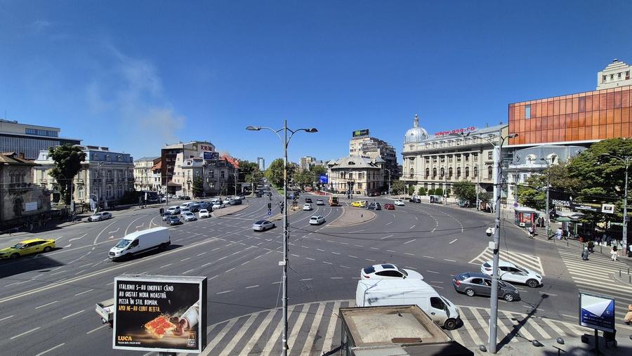 Apartament cu 3 camere decomandat în P-ța Romană