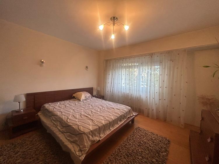 Apartament cu 3 camere în Calea Călărașilor
