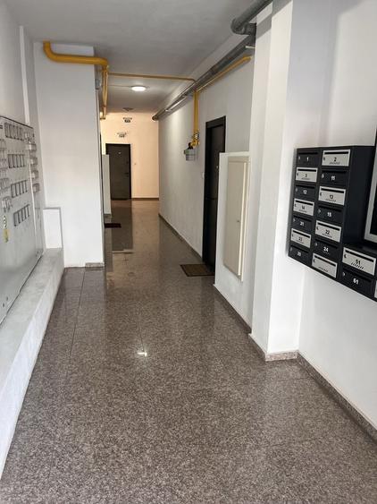 Apartament cu 2 camere decomandat în 1 Mai