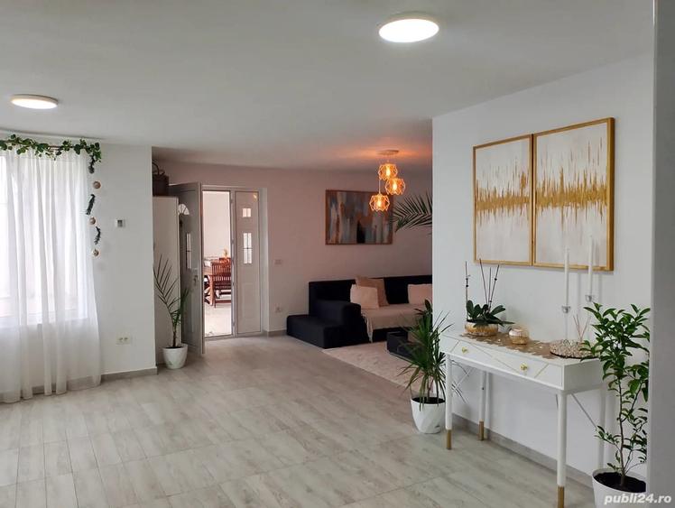Casă cu 4 camere cu Teren 327 Mp în Central