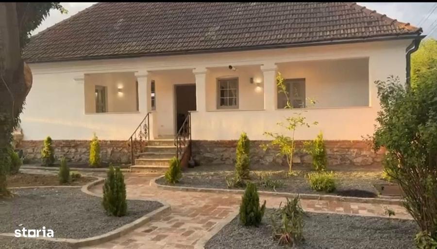 Casă cu 3 camere cu Teren 2000 Mp în Băcia