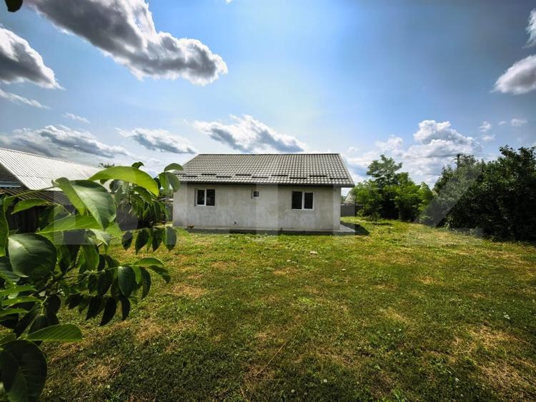 Casă individuală cu 3 camere cu Canalizare în Erbiceni