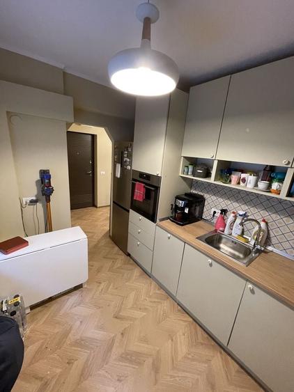 Piața Sf. Gheorghe | Decomandat | Renovat | Centrală proprie | Boxă 16 mp - 14