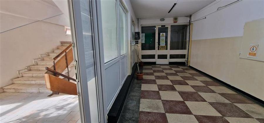 Spațiu comercial, de 11 mp, în Central