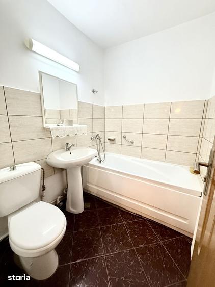 Apartament cu 3 camere semidecomandat în Gării