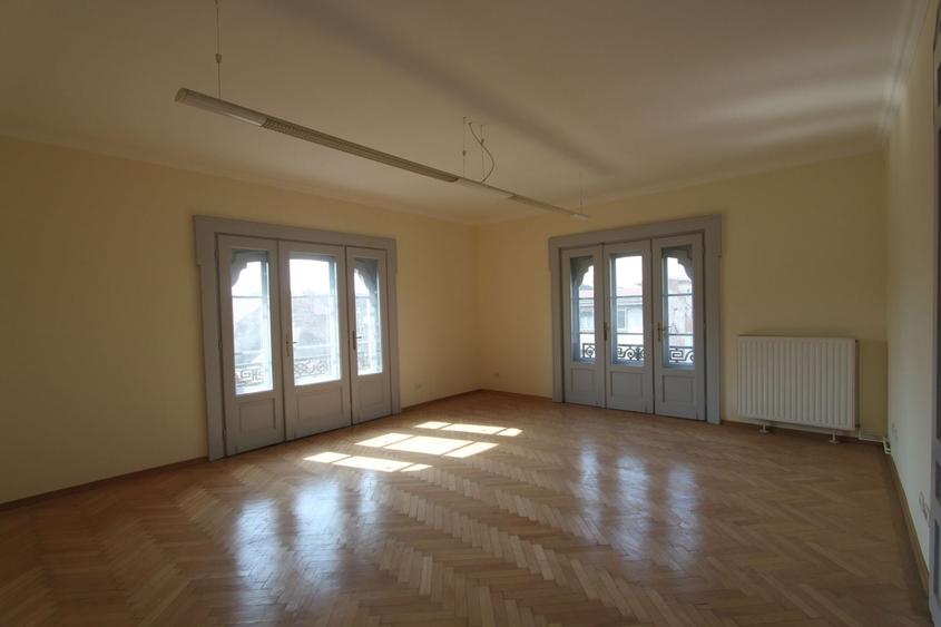 Birou, de 180 mp, în Ultracentral