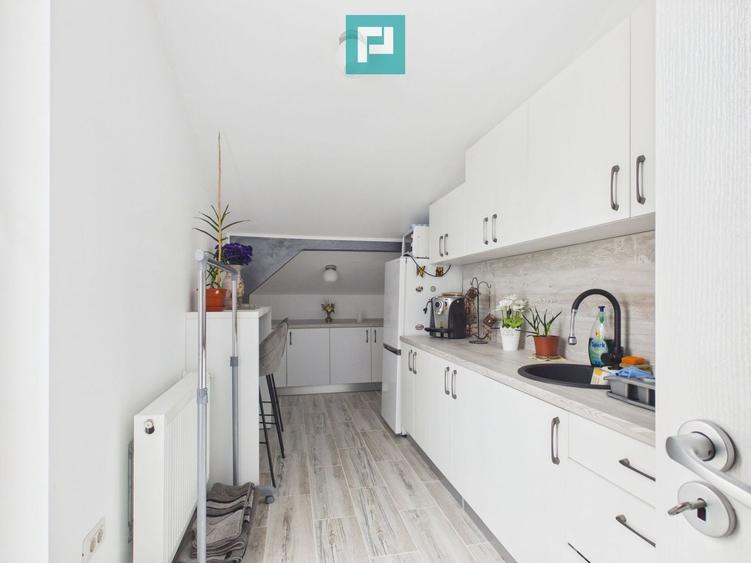 Apartament cu 5 camere decomandat, mobilat în Aurel Vlaicu