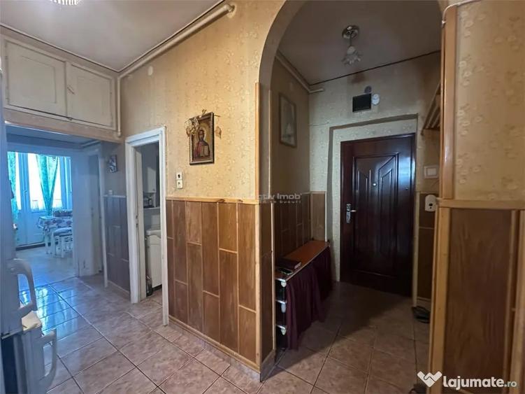 Apartament cu 3 camere decomandat în Luncă