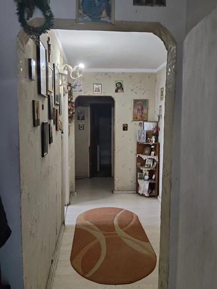 Apartament cu 3 camere decomandat în Pantelimon
