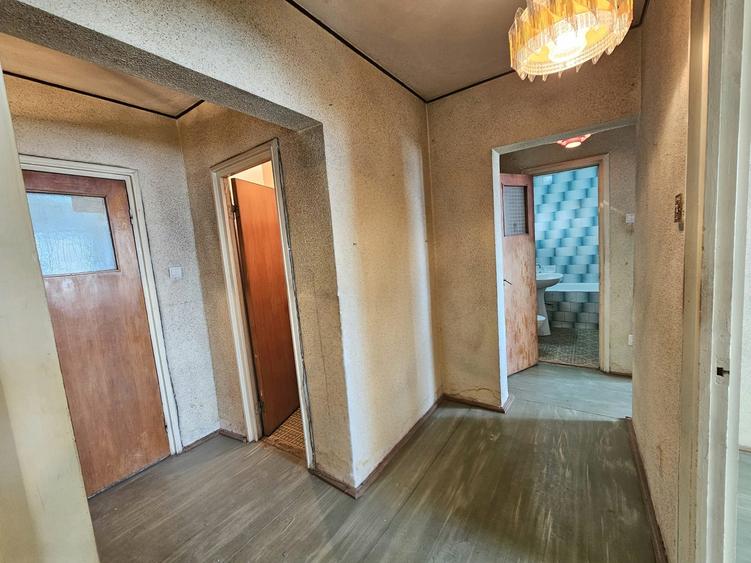 Apartament cu 3 camere în Drumul Taberei
