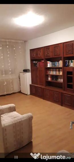 Apartament cu 3 camere decomandat în Rahova