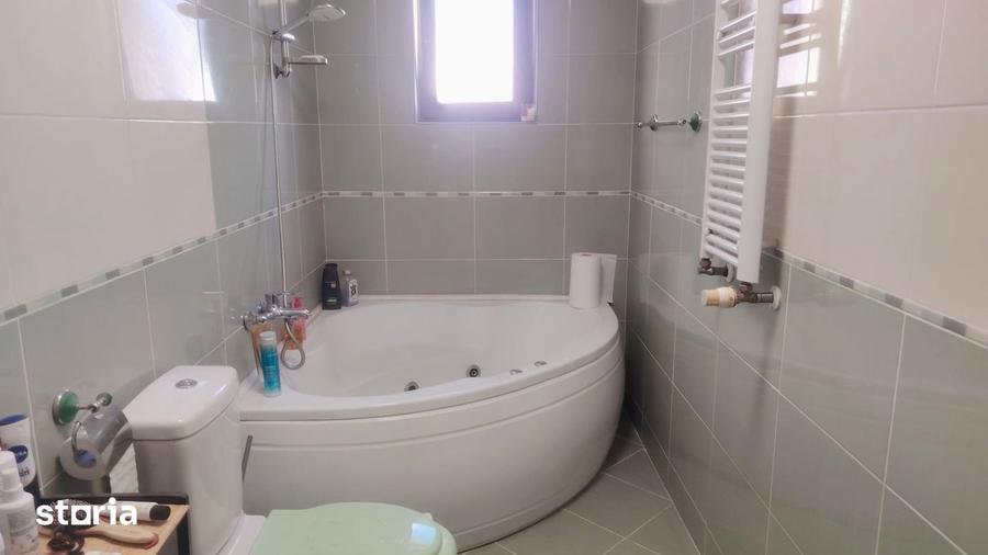Apartament cu 4 camere, mobilat în Colentina