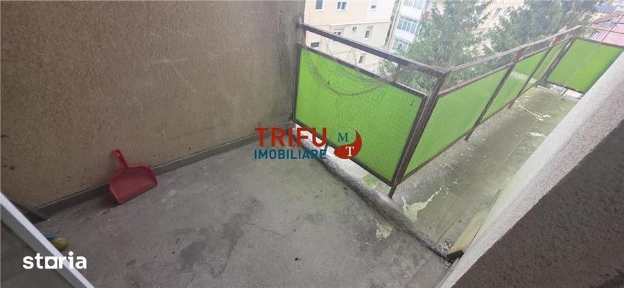 Apartament cu 3 camere decomandat în Tolstoi