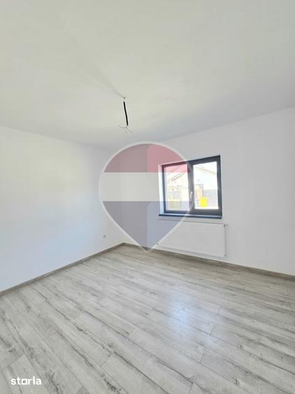 Casă cu 3 camere cu Teren 250 Mp în Malu Mare