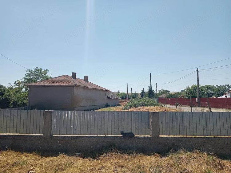 Casă cu 3 camere cu Teren 3500 Mp în Baia
