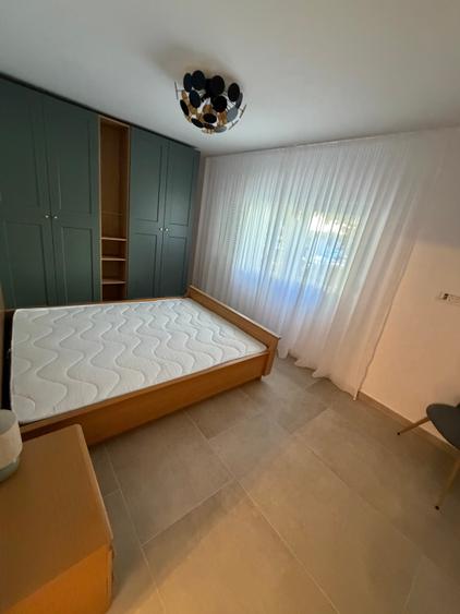 Apartament cu 3 camere semidecomandat în Gheorghe Lazăr