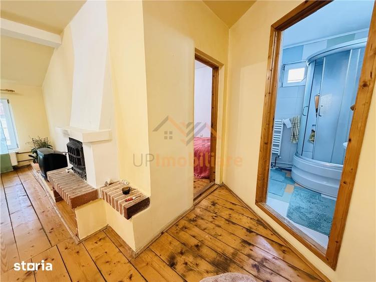 Casă cu 5 camere cu Teren 238 Mp în Central