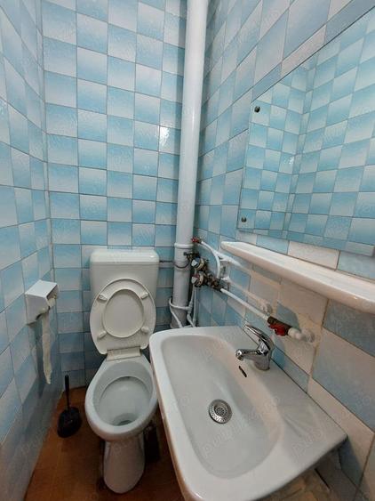 Apartament cu 3 camere semidecomandat în Pantelimon