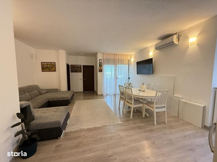 Apartament cu 4 camere decomandat în Central
