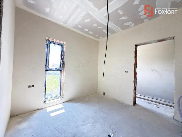 Casă cu 3 camere cu Teren 247 Mp în Săcălaz